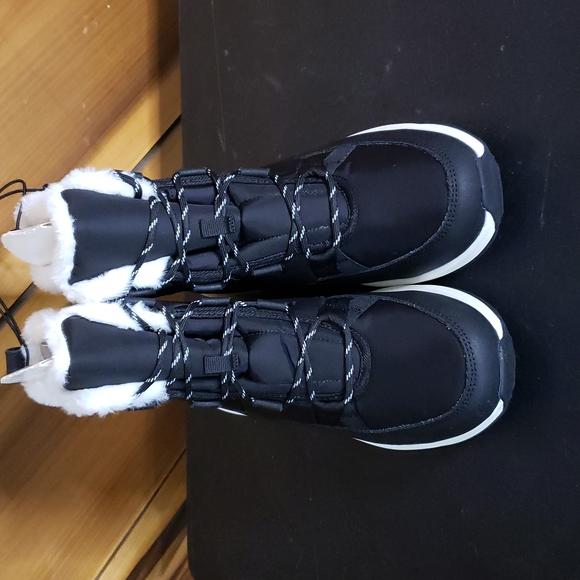 NEW! Calysta Sport Bottom Winter Black Boots, Universal Thread - Picture 5 of 5